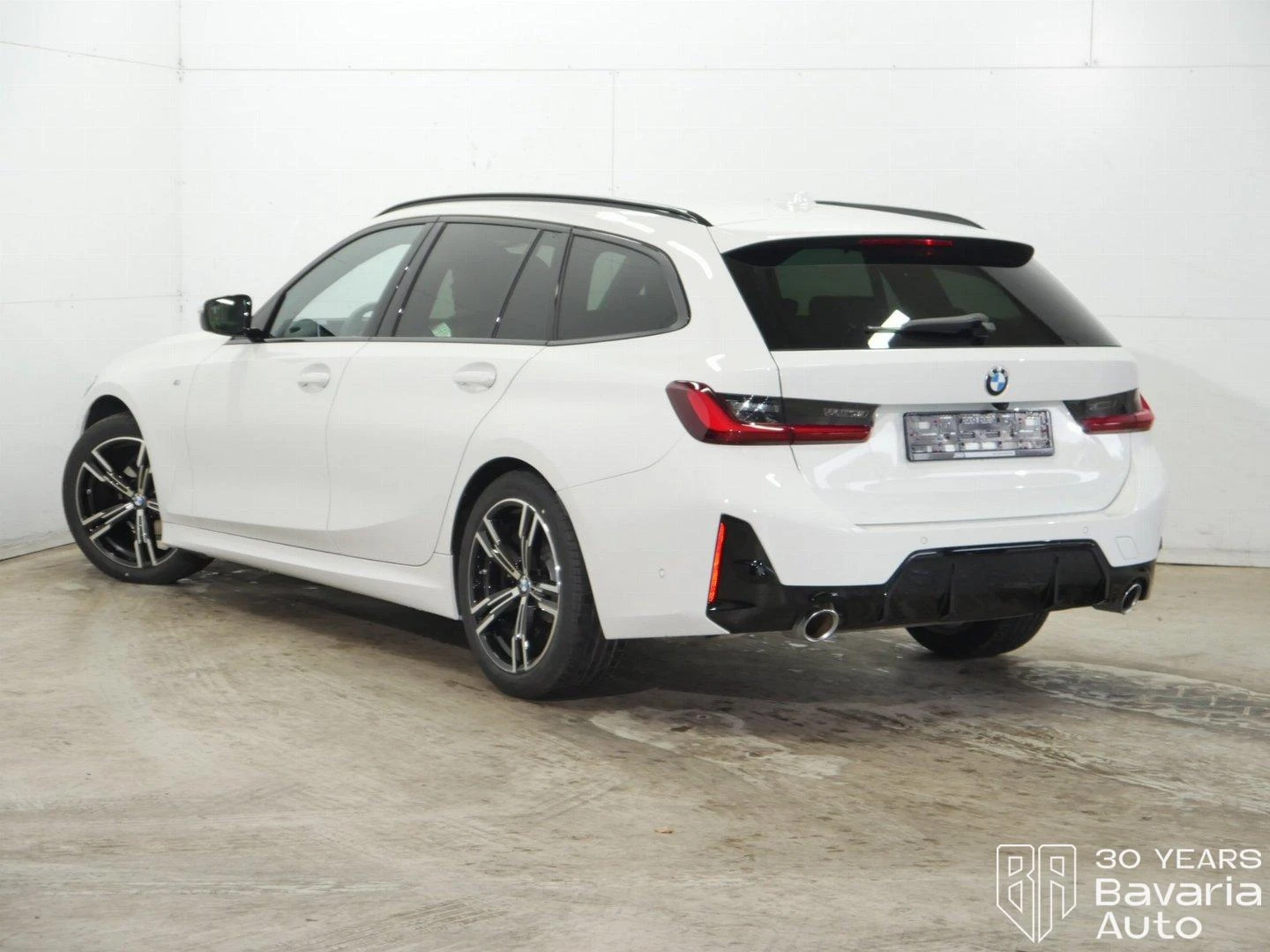 BMW 318 i Touring M Sport Paket Steptronic - изображение 2 | Auto.bg BMW 318 i Touring M Sport Paket Steptronic - изображение 2