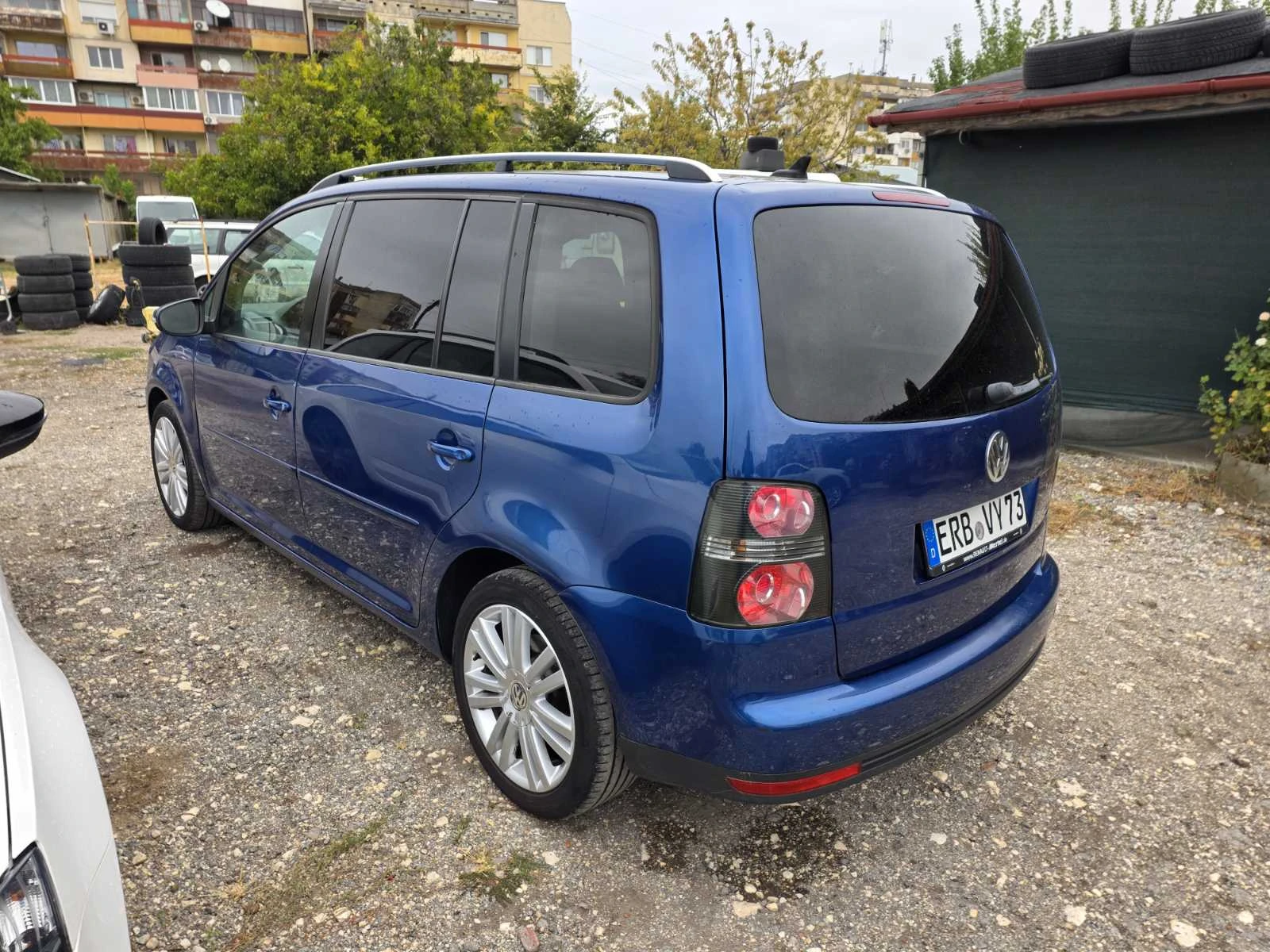 VW Touran 2.0tdi/7места/теглич/ - изображение 5 | Auto.bg VW Touran 2.0tdi/7места/теглич/ - изображение 5