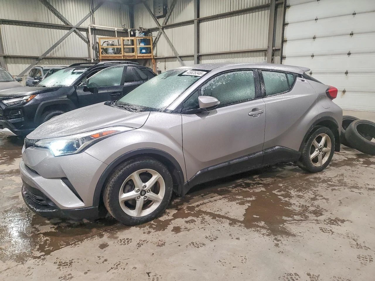 Toyota C-HR XLE FWD | Auto.bg — изображение 1 Toyota C-HR XLE FWD | Auto.bg — изображение 1