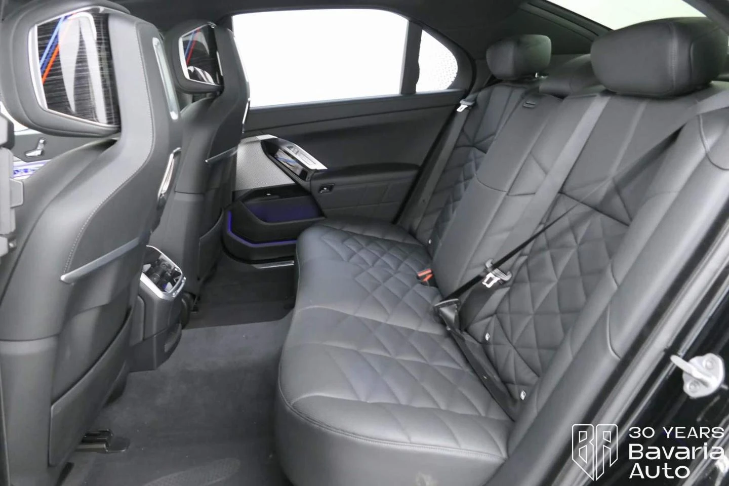 BMW 740 d xDrive M Sport Paket Sportautomatic - изображение 8 | Auto.bg BMW 740 d xDrive M Sport Paket Sportautomatic - изображение 8