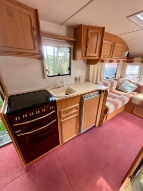 Каравана Avondale Rialto 550-4 | Auto.bg — изображение 8 Каравана Avondale Rialto 550-4 | Auto.bg — изображение 8