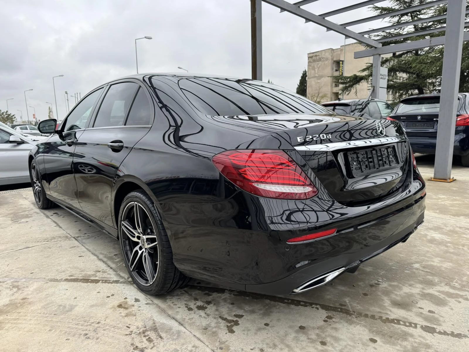 Mercedes-Benz E 220 d* 194ps* 4M* AMG Line* Night* 9G* Burm* 360* LED* - изображение 3 | Auto.bg Mercedes-Benz E 220 d* 194ps* 4M* AMG Line* Night* 9G* Burm* 360* LED* - изображение 3