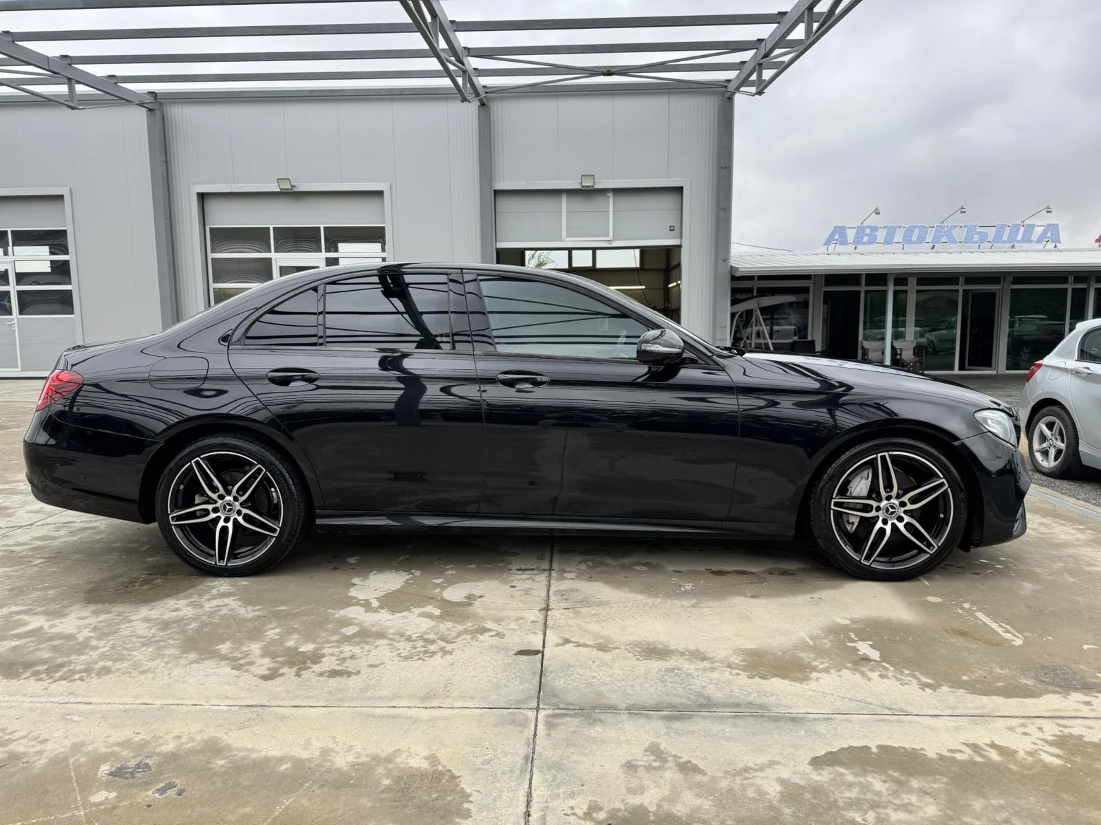 Mercedes-Benz E 220 d* 194ps* 4M* AMG Line* Night* 9G* Burm* 360* LED* - изображение 6 | Auto.bg Mercedes-Benz E 220 d* 194ps* 4M* AMG Line* Night* 9G* Burm* 360* LED* - изображение 6