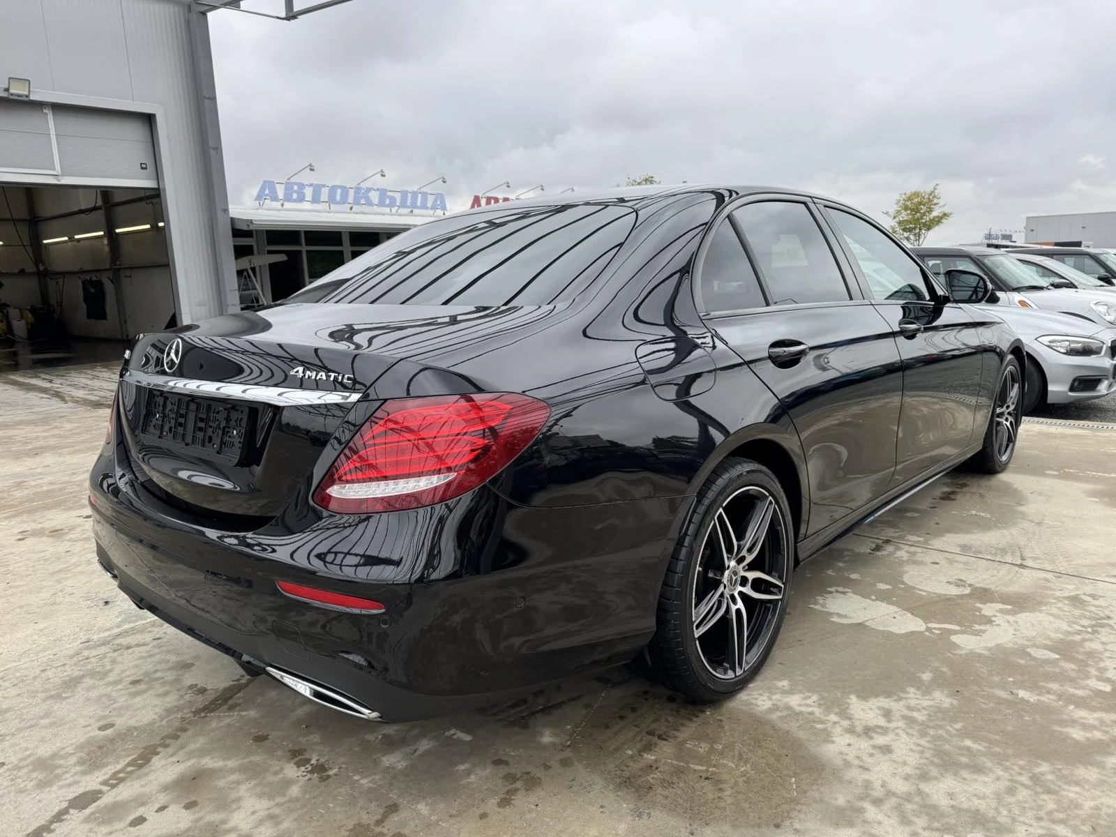 Mercedes-Benz E 220 d* 194ps* 4M* AMG Line* Night* 9G* Burm* 360* LED* - изображение 5 | Auto.bg Mercedes-Benz E 220 d* 194ps* 4M* AMG Line* Night* 9G* Burm* 360* LED* - изображение 5