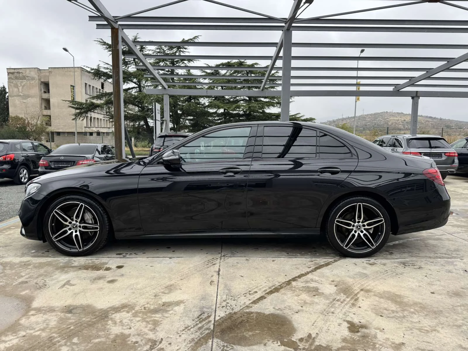 Mercedes-Benz E 220 d* 194ps* 4M* AMG Line* Night* 9G* Burm* 360* LED* - изображение 2 | Auto.bg Mercedes-Benz E 220 d* 194ps* 4M* AMG Line* Night* 9G* Burm* 360* LED* - изображение 2