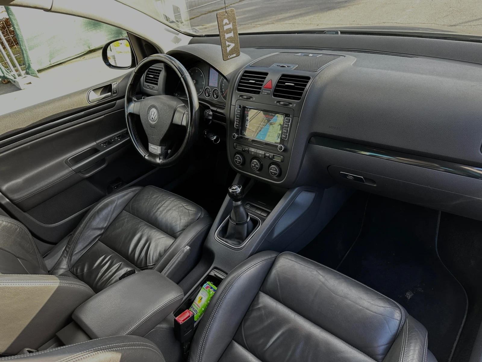 VW Golf 1.9/GT/NAVI/КОЖА/ПОДГРЕВ/6-СКОРОСТИ/КЛИМАТРОНИК - изображение 9 | Auto.bg VW Golf 1.9/GT/NAVI/КОЖА/ПОДГРЕВ/6-СКОРОСТИ/КЛИМАТРОНИК - изображение 9