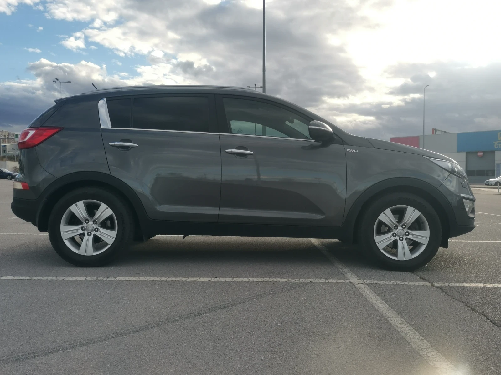 Kia Sportage 2.0 CRDI AWD/КАМЕРА/СЕРВИЗНА ИСТОРИЯ/АВТОМАТ/КАСКО - изображение 5 | Auto.bg Kia Sportage 2.0 CRDI AWD/КАМЕРА/СЕРВИЗНА ИСТОРИЯ/АВТОМАТ/КАСКО - изображение 5