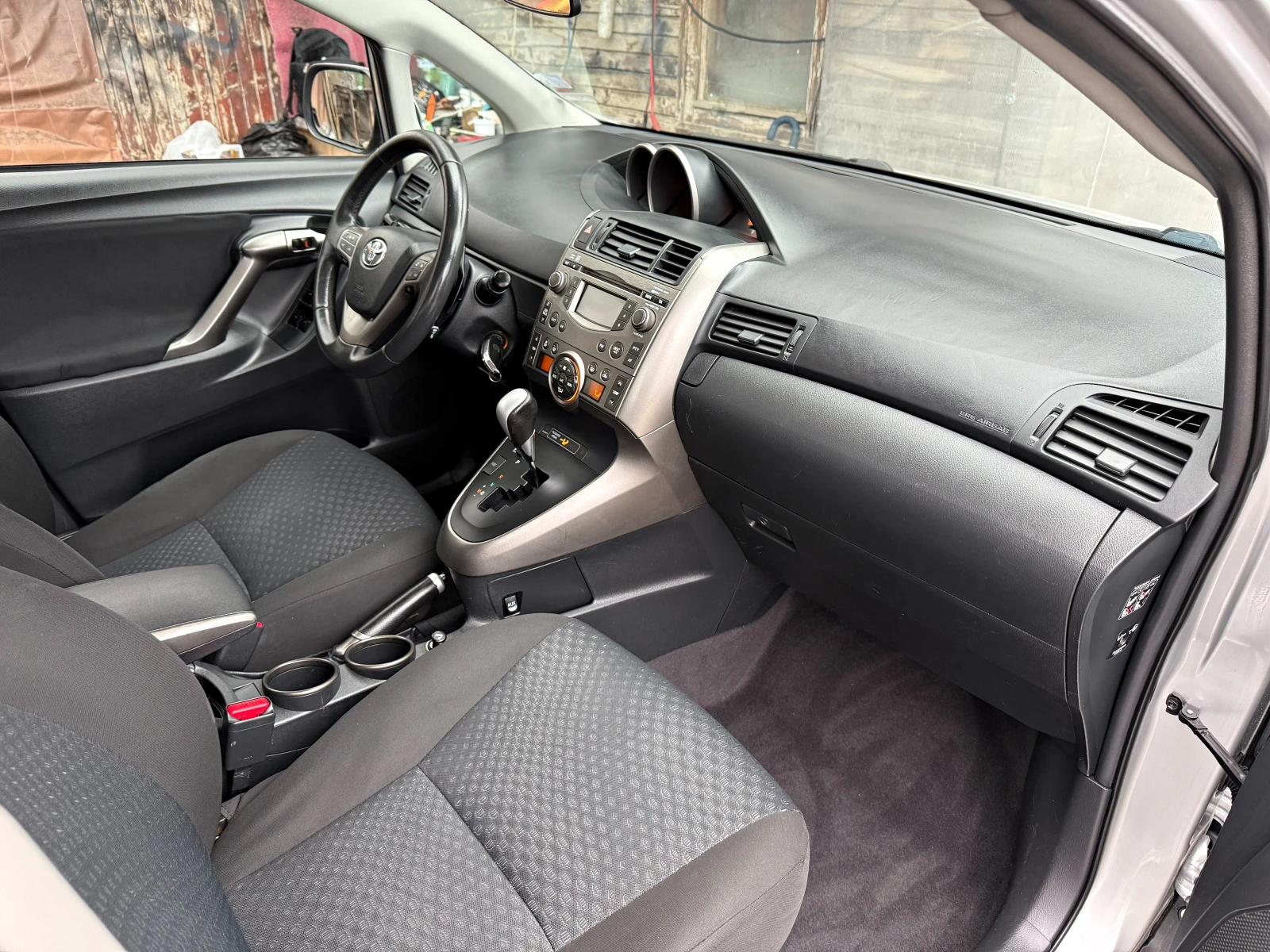 Toyota Verso 2.0D4D АВТОМАТИК 6+ 1М - изображение 7 | Auto.bg Toyota Verso 2.0D4D АВТОМАТИК 6+ 1М - изображение 7
