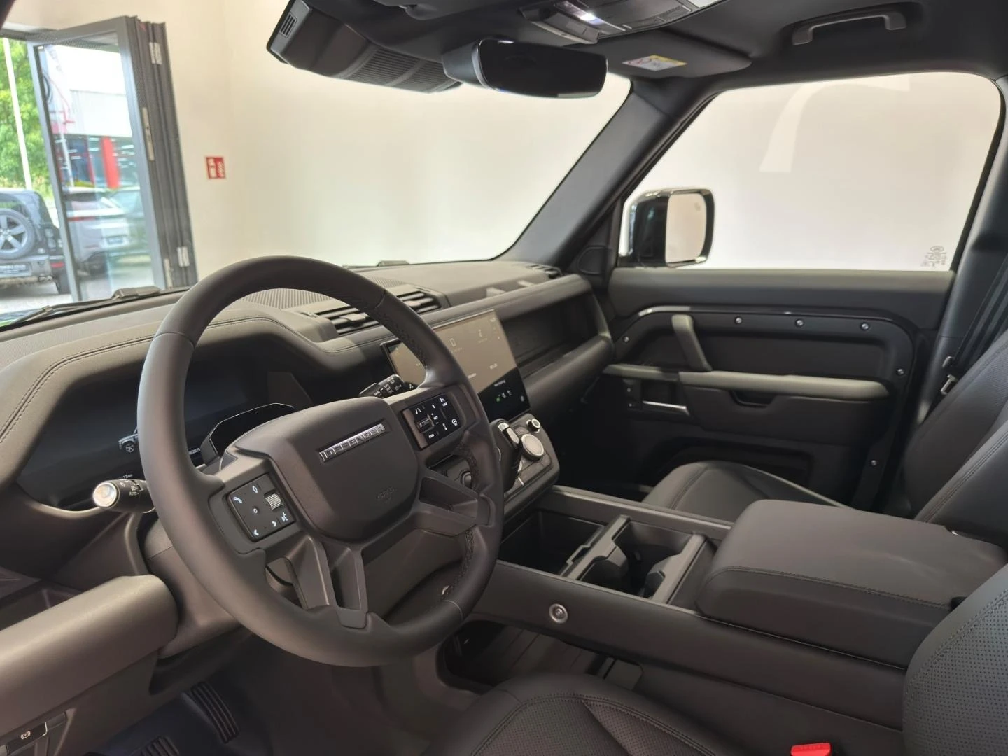 Land Rover Defender D350 X-DYNAMIC/MERIDIAN/PANO/HEAD UP/360/ - изображение 10 | Auto.bg Land Rover Defender D350 X-DYNAMIC/MERIDIAN/PANO/HEAD UP/360/ - изображение 10