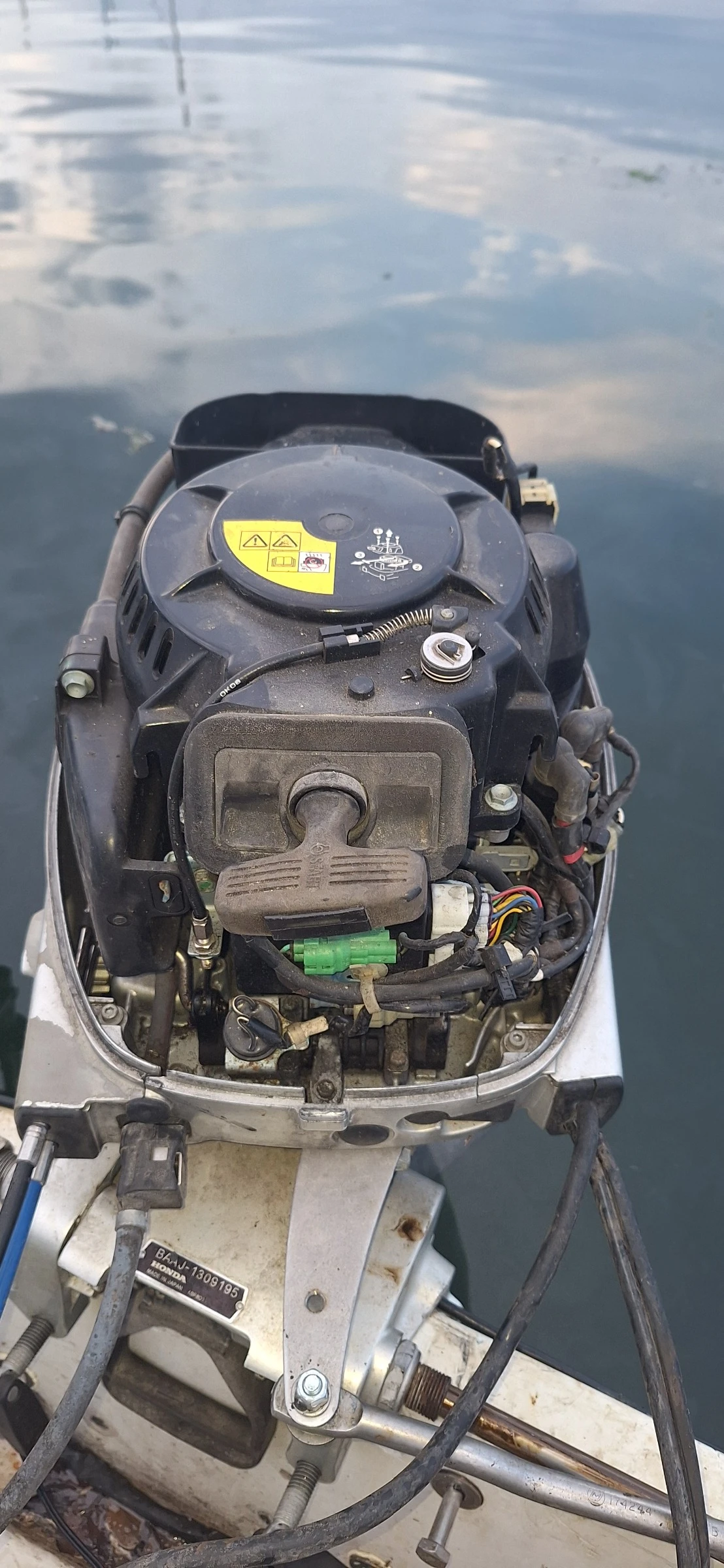 Извънбордов двигател Honda BF8 - изображение 3 | Auto.bg Извънбордов двигател Honda BF8 - изображение 3