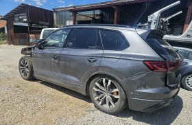 VW Touareg 3.0 eHybrid 462к.с.