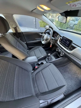 Kia Stonic - 13600 € / 26599.29 лв. - 65686121 12 | Car24.bg Kia Stonic - 13600 € / 26599.29 лв. - 65686121 12
