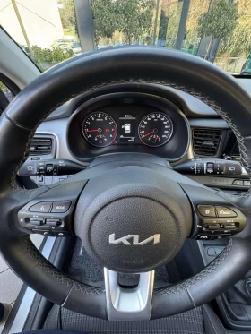 Kia Stonic - 13600 € / 26599.29 лв. - 65686121 14 | Car24.bg Kia Stonic - 13600 € / 26599.29 лв. - 65686121 14