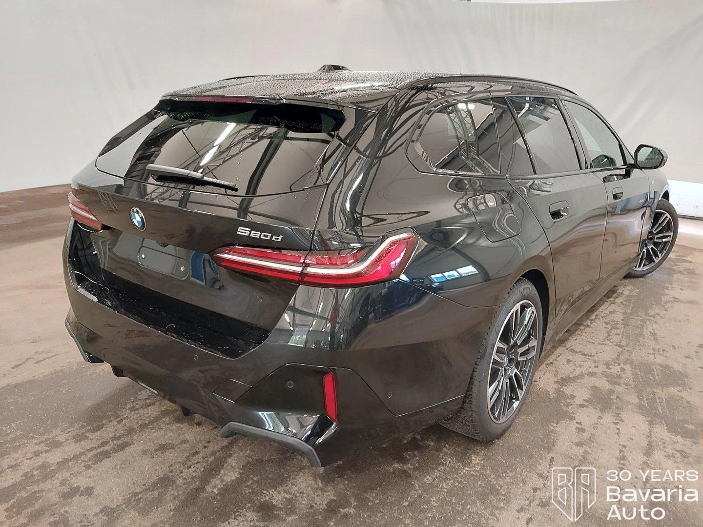 BMW 520 d Touring M Sport Paket Steptronic - изображение 3 | Auto.bg BMW 520 d Touring M Sport Paket Steptronic - изображение 3