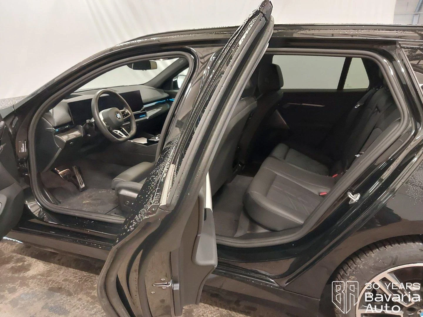 BMW 520 d Touring M Sport Paket Steptronic - изображение 5 | Auto.bg BMW 520 d Touring M Sport Paket Steptronic - изображение 5