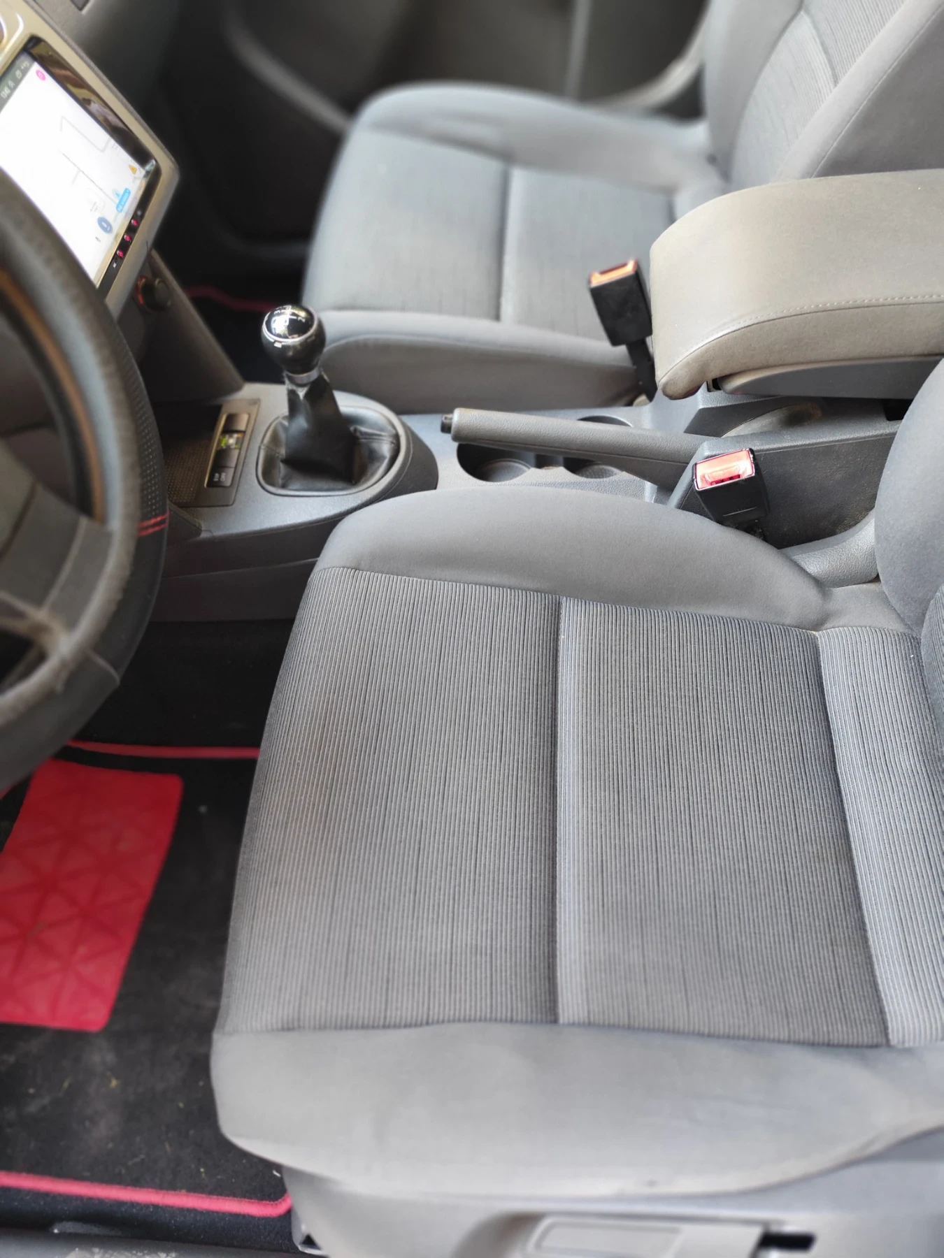 VW Touran  - изображение 2 | Auto.bg VW Touran  - изображение 2