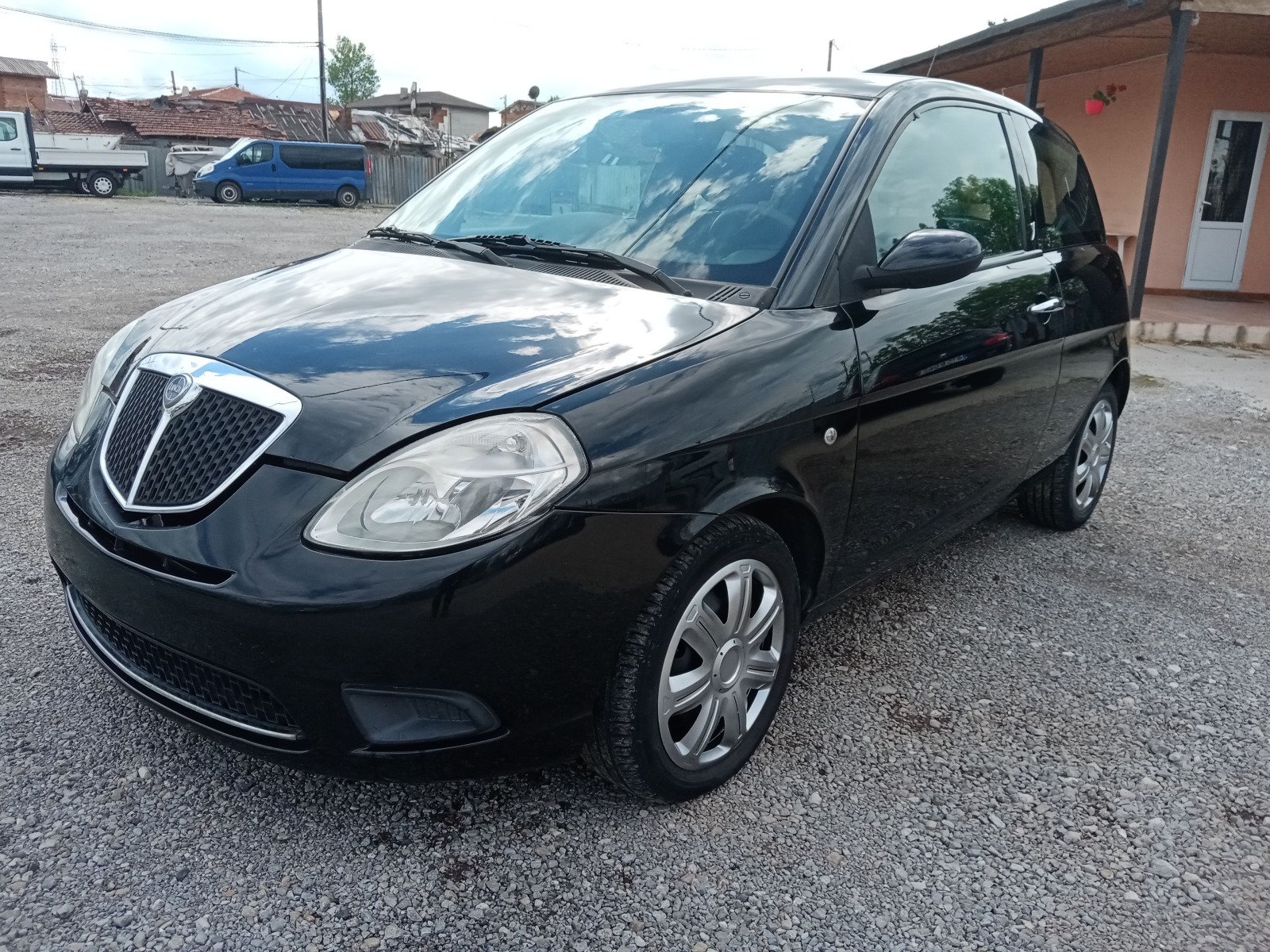 Lancia Ypsilon 1.3 M-JET-75кс - [1] 