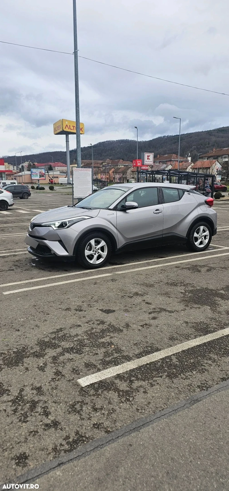 Toyota C-HR 1.8Hybrid, 122hp НА ЧАСТИ - 11 € / 21.51 лв. - 14205201 1 | Car24.bg Toyota C-HR 1.8Hybrid, 122hp НА ЧАСТИ - 11 € / 21.51 лв. - 14205201 1