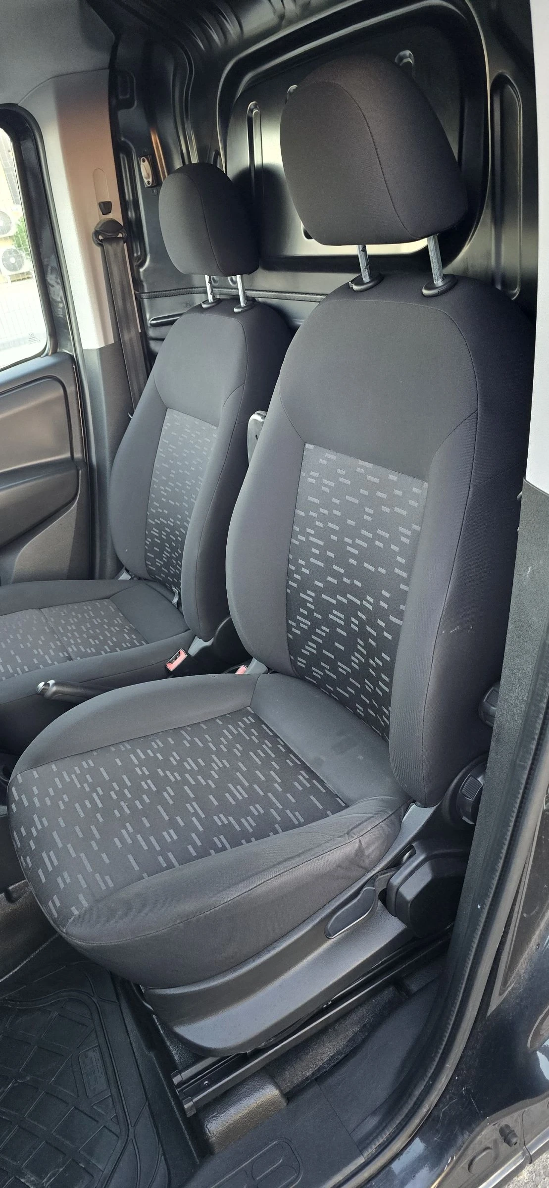 Opel Combo 1.3D / 90 / MAXI / 143000км. - изображение 9 | Auto.bg Opel Combo 1.3D / 90 / MAXI / 143000км. - изображение 9