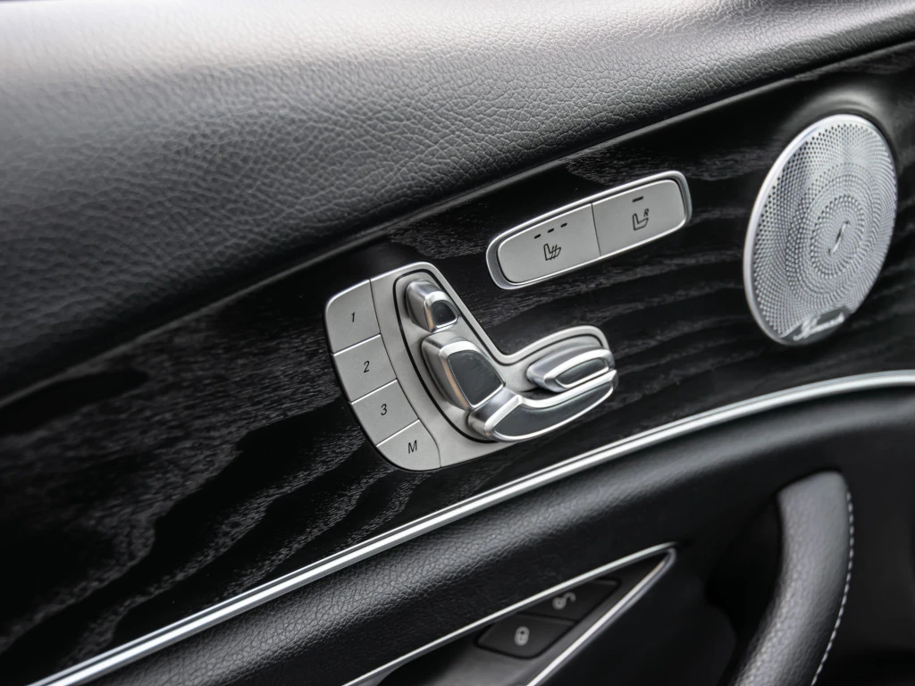 Mercedes-Benz E 400 4Matic / AMG PKG / PANO / BURMESTER - изображение 8 | Auto.bg Mercedes-Benz E 400 4Matic / AMG PKG / PANO / BURMESTER - изображение 8