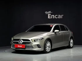 Mercedes-Benz 220 Hatchback