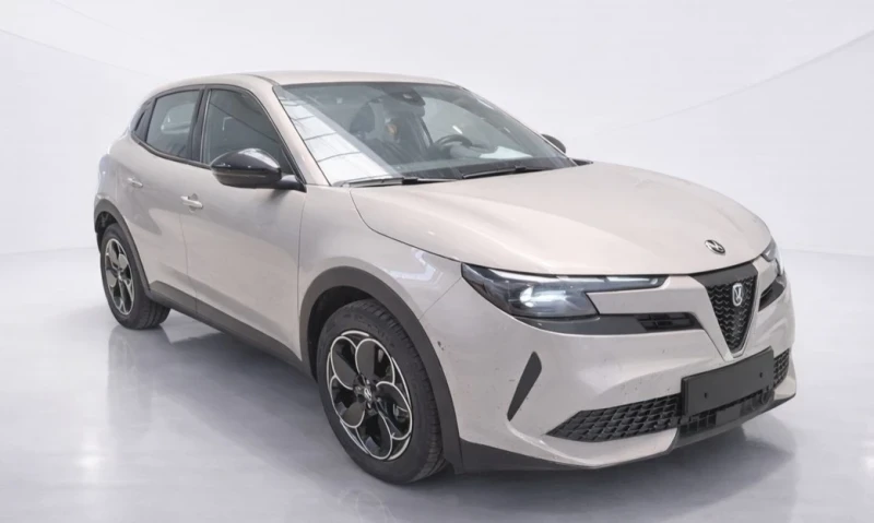 Alfa Romeo Junior Elettrica 54kWh - 18800 € - 29888821 1 | Car24.bg Alfa Romeo Junior Elettrica 54kWh - 18800 € - 29888821 1