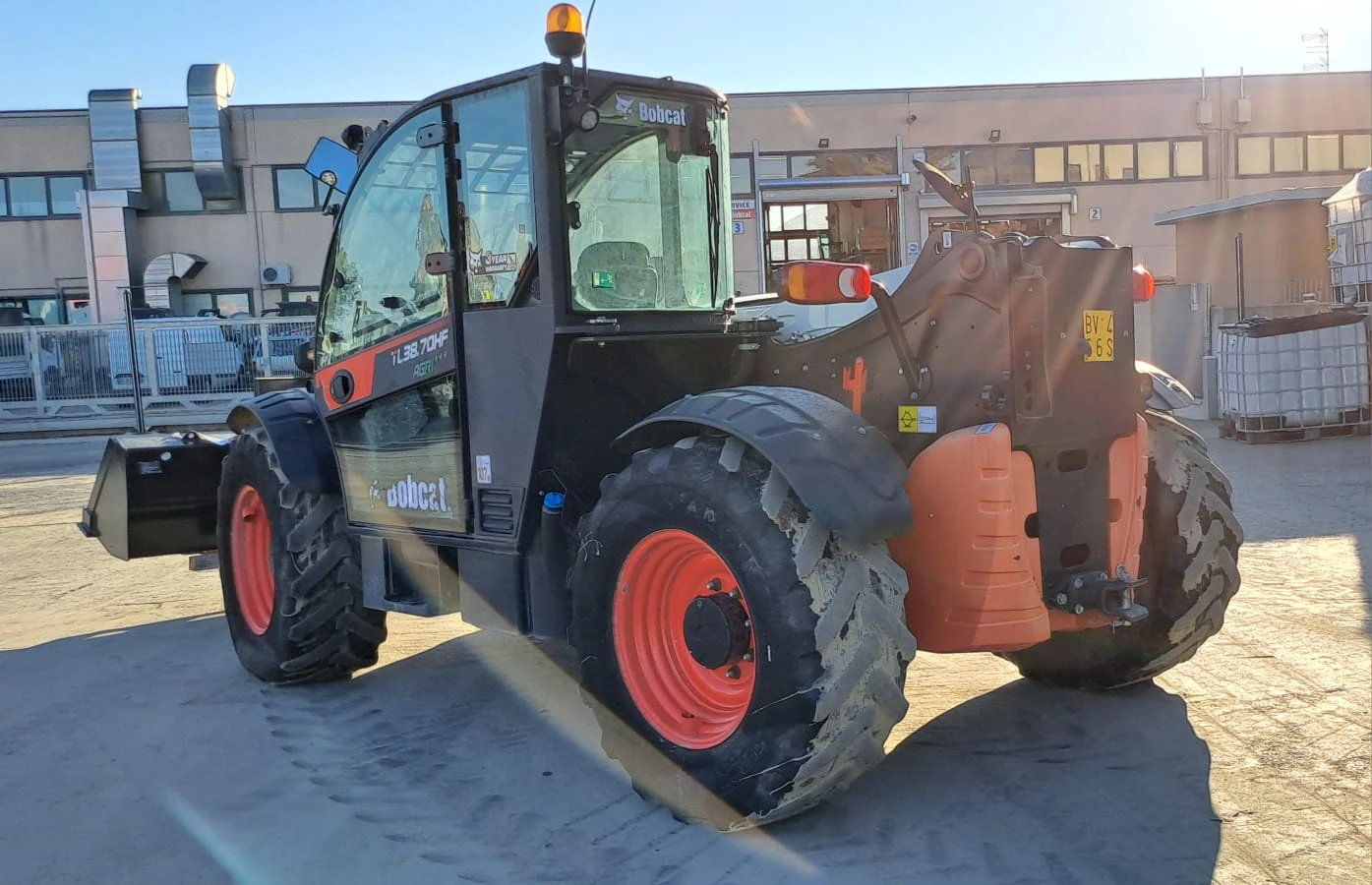 Телескопични товарачи Bobcat PF2-TL38.70X КЛИМАТИК - изображение 4 | Auto.bg Телескопични товарачи Bobcat PF2-TL38.70X КЛИМАТИК - изображение 4