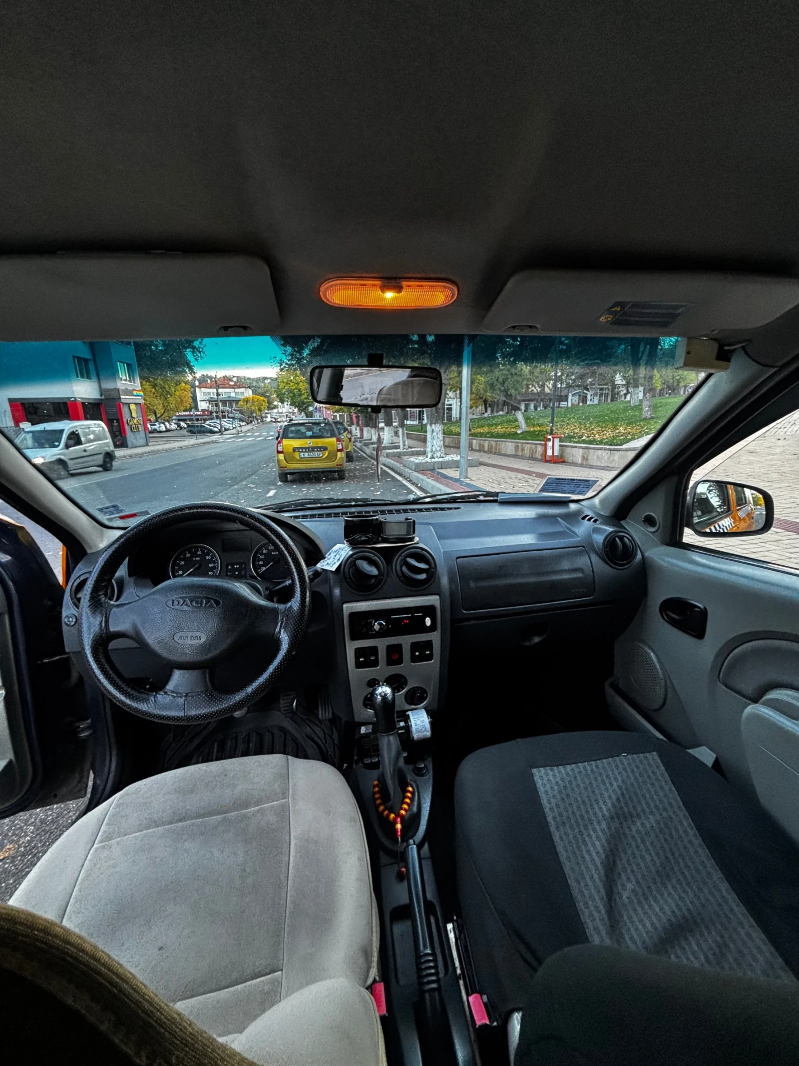 Dacia Logan 1.6i - изображение 8 | Auto.bg Dacia Logan 1.6i - изображение 8