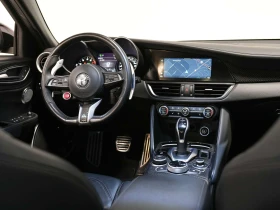 Alfa Romeo Giulia * QUADRIFOGLIO | HARMAN KARDON | CARBON FIBER * CA | Auto.bg — изображение 17 Alfa Romeo Giulia * QUADRIFOGLIO | HARMAN KARDON | CARBON FIBER * CA | Auto.bg — изображение 17