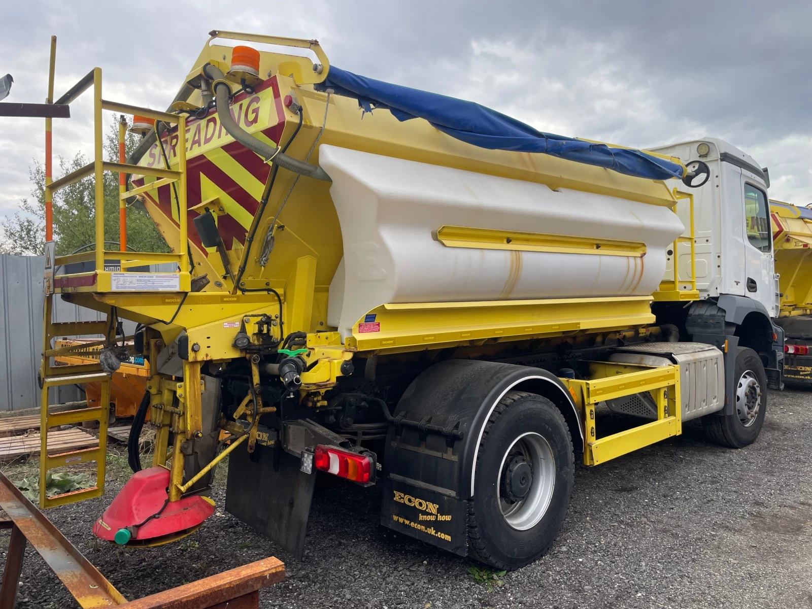 Mercedes-Benz Arocs 4x2/6m3/E6 - изображение 2 | Auto.bg Mercedes-Benz Arocs 4x2/6m3/E6 - изображение 2