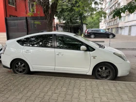 Toyota Prius undefined | Auto.bg — изображение 7 Toyota Prius undefined | Auto.bg — изображение 7