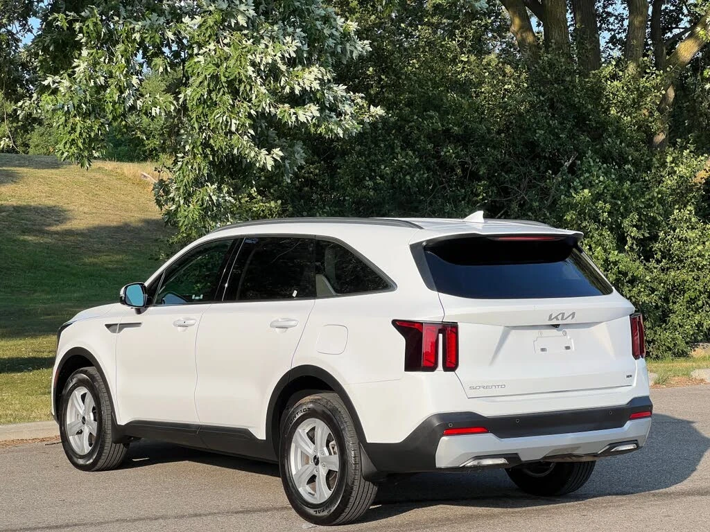 Kia Sorento LX AWD* Дистроник* CarPlay* Подгрев* Мъртва Точка - изображение 3 | Auto.bg Kia Sorento LX AWD* Дистроник* CarPlay* Подгрев* Мъртва Точка - изображение 3