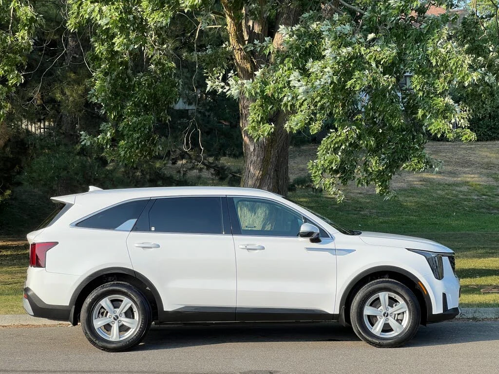 Kia Sorento LX AWD* Дистроник* CarPlay* Подгрев* Мъртва Точка - изображение 6 | Auto.bg Kia Sorento LX AWD* Дистроник* CarPlay* Подгрев* Мъртва Точка - изображение 6