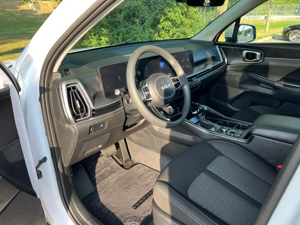 Kia Sorento LX AWD* Дистроник* CarPlay* Подгрев* Мъртва Точка - изображение 10 | Auto.bg Kia Sorento LX AWD* Дистроник* CarPlay* Подгрев* Мъртва Точка - изображение 10