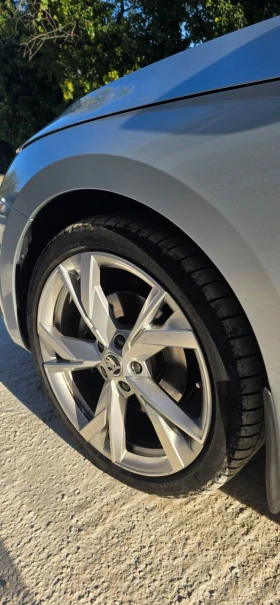 Skoda Octavia 2.0 TSI 7DSG 4x4 | Auto.bg — изображение 10 Skoda Octavia 2.0 TSI 7DSG 4x4 | Auto.bg — изображение 10