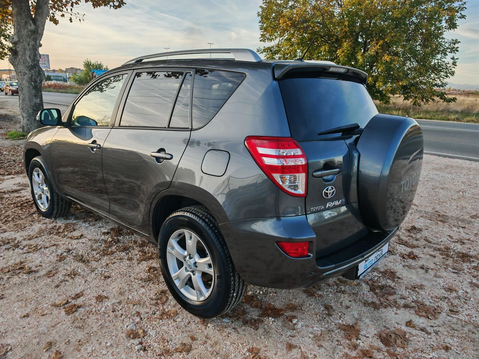 Toyota Rav4 2.2 ДИЗЕЛ 150 К.С. СЕРВИЗНА! КАТО НОВА! - изображение 7 | Auto.bg Toyota Rav4 2.2 ДИЗЕЛ 150 К.С. СЕРВИЗНА! КАТО НОВА! - изображение 7