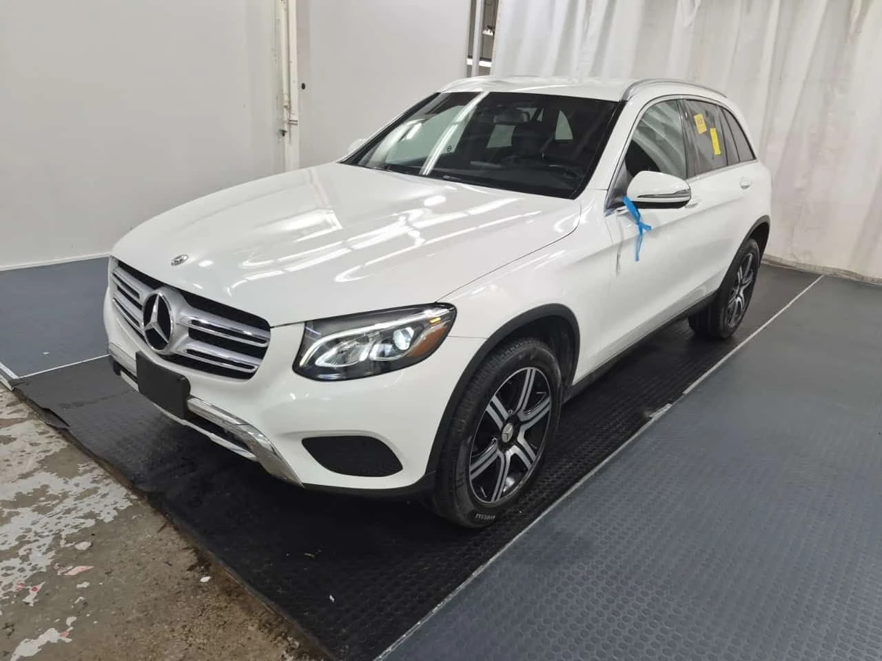 Mercedes-Benz GLC 300 * CARFAX * ОПЦИЯ ЗА ФИНАНСИРАНЕ | Auto.bg — изображение 1 Mercedes-Benz GLC 300 * CARFAX * ОПЦИЯ ЗА ФИНАНСИРАНЕ | Auto.bg — изображение 1