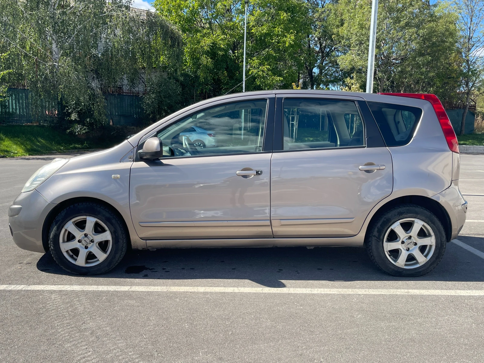 Nissan Note 1.4 Бензин 88 к.с. Климатик - изображение 8 | Auto.bg Nissan Note 1.4 Бензин 88 к.с. Климатик - изображение 8