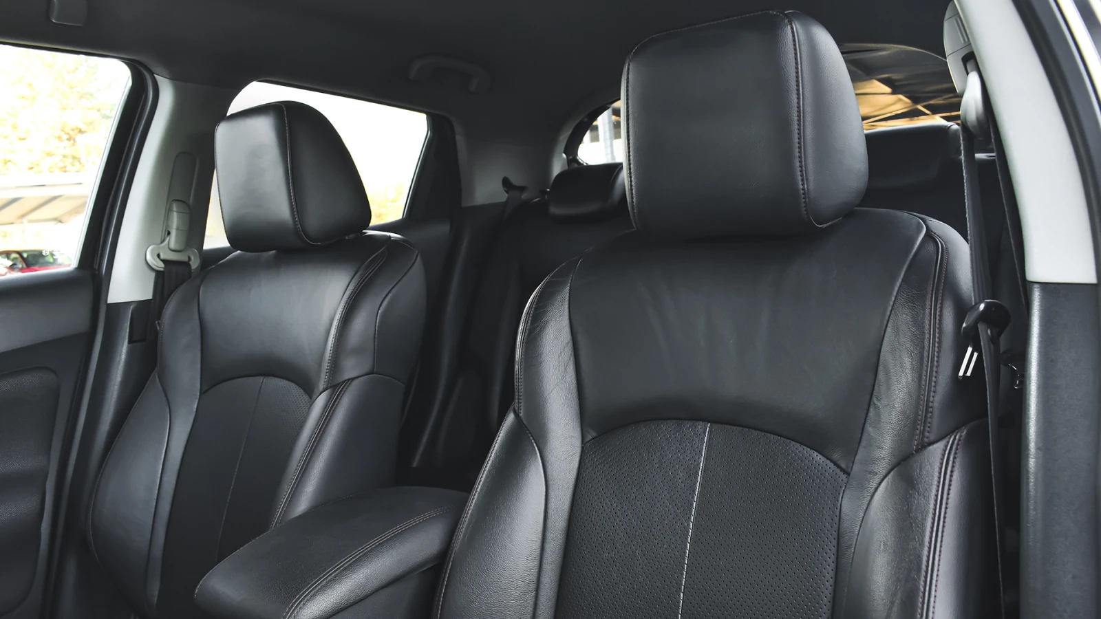 Nissan Juke 1.6 DIG-T 4x4 Automatic - изображение 10 | Auto.bg Nissan Juke 1.6 DIG-T 4x4 Automatic - изображение 10