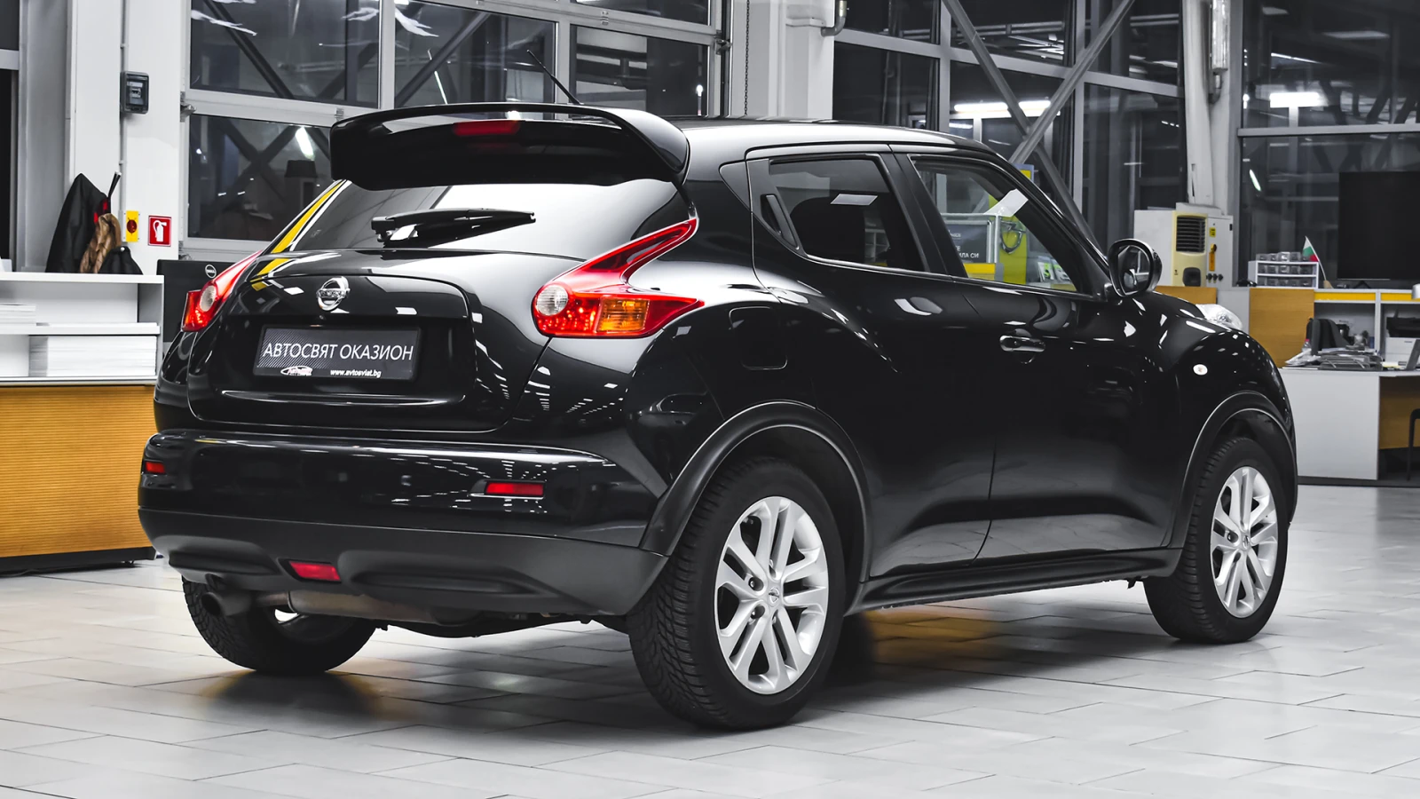 Nissan Juke 1.6 DIG-T 4x4 Automatic - изображение 6 | Auto.bg Nissan Juke 1.6 DIG-T 4x4 Automatic - изображение 6