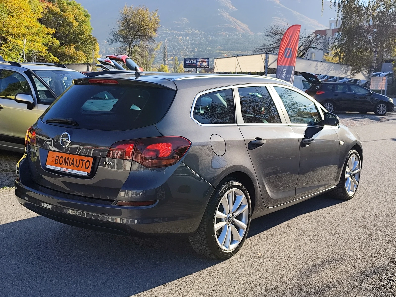 Opel Astra 1.7CDTi* SPORTS TOURER* EURO5A* КЛИМАТРОНИК* NAVI - изображение 4 | Auto.bg Opel Astra 1.7CDTi* SPORTS TOURER* EURO5A* КЛИМАТРОНИК* NAVI - изображение 4
