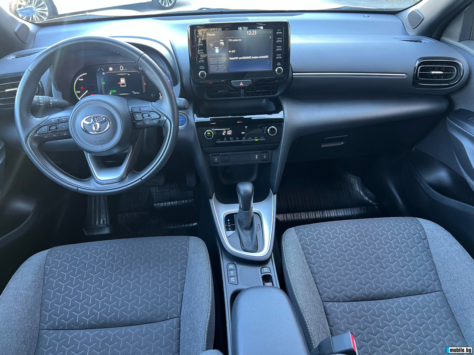 Toyota Yaris Cross 1.5 HYBRID Chic Bi-Tone | Mobile.bg   10