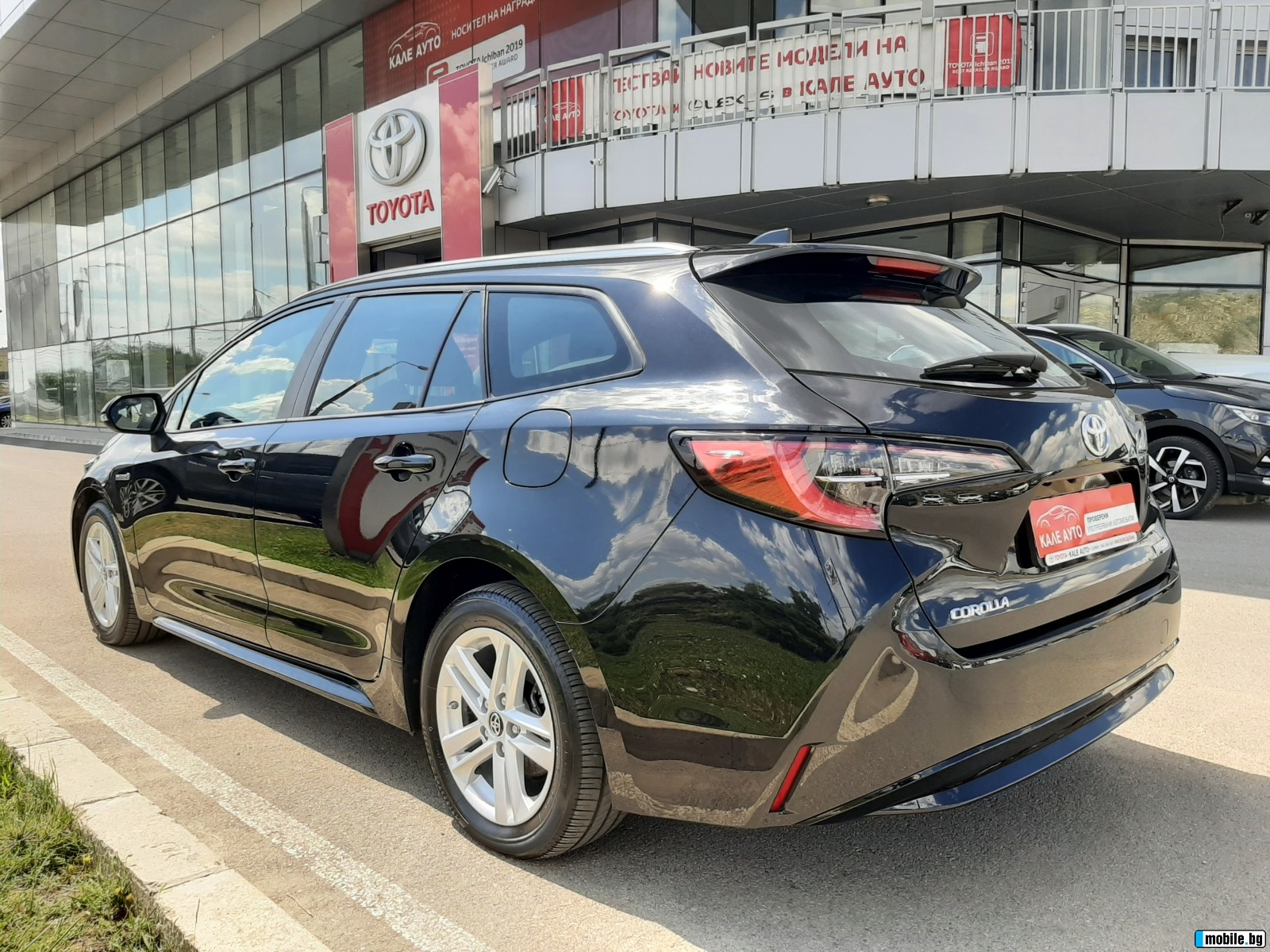 Toyota Corolla 1.8 Hybrid  | Mobile.bg   5