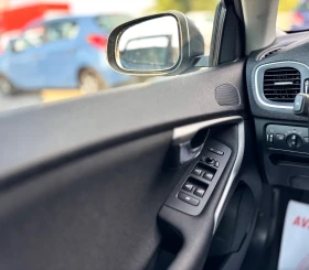 Volvo V40, снимка 10