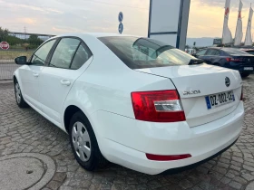 Skoda Octavia 1.6 TDI CLIMA/NAVI, снимка 9