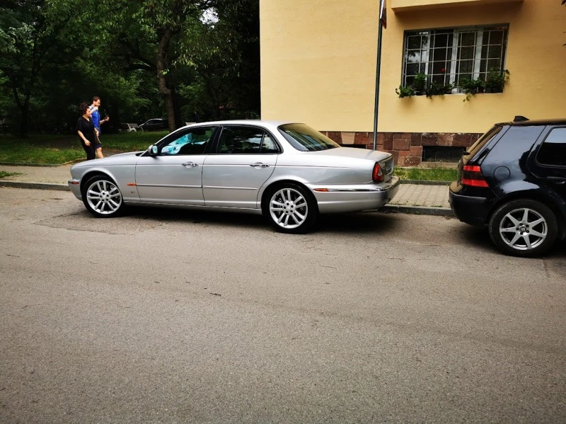 Jaguar Xjr, снимка 4 - Автомобили и джипове - 44264369