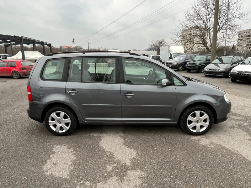 VW Touran 2.0TDI 140кс, снимка 6 - Автомобили и джипове - 48489405