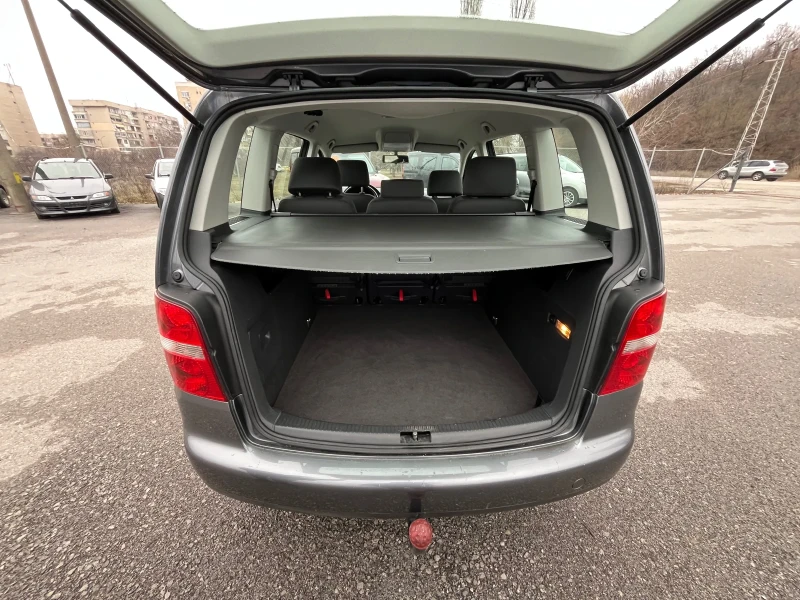 VW Touran 2.0TDI 140кс, снимка 14 - Автомобили и джипове - 48489405