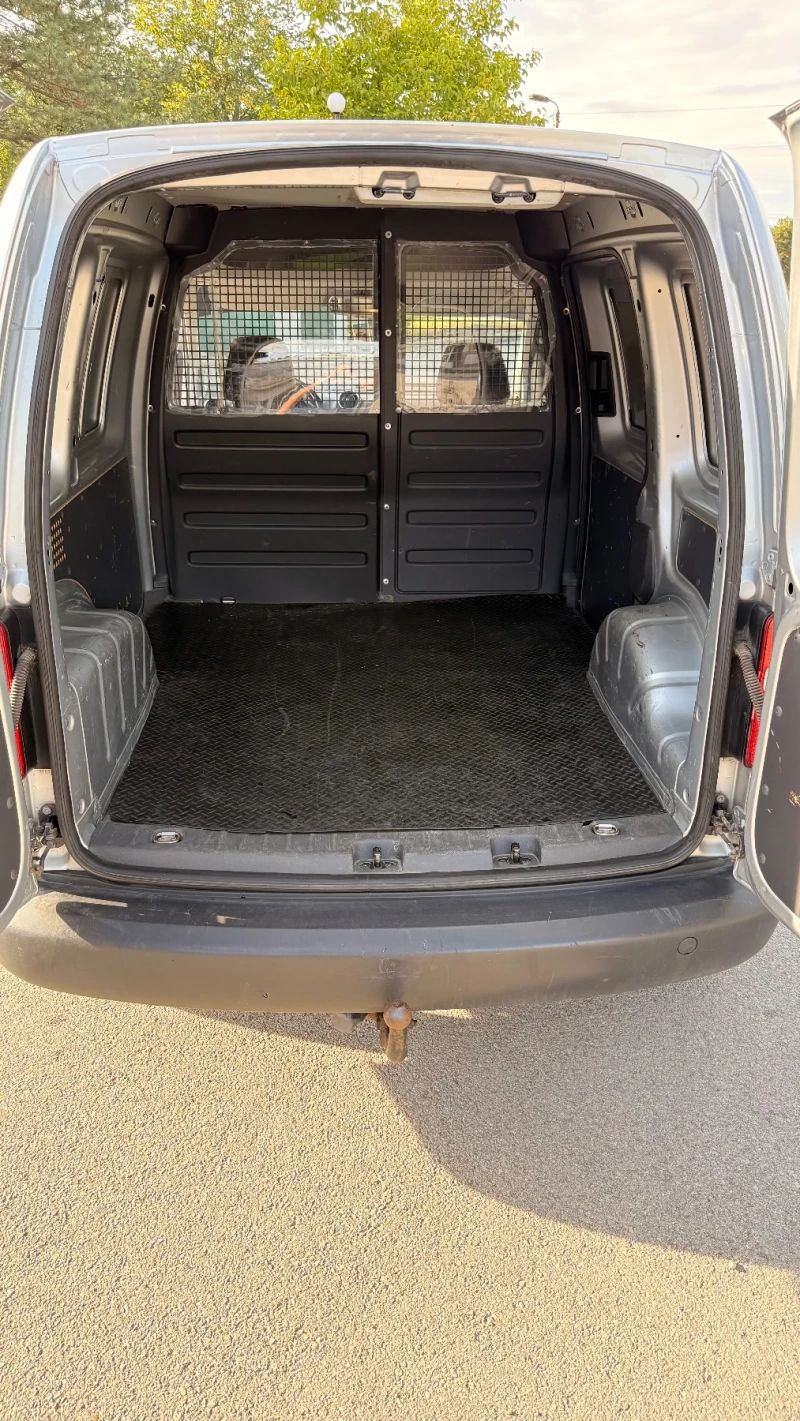 VW Caddy 1.6 TDI, снимка 9 - Автомобили и джипове - 52678350
