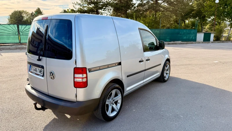VW Caddy 1.6 TDI, снимка 3 - Автомобили и джипове - 52678350